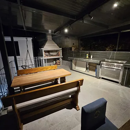 Thetomonina House With Pool Split