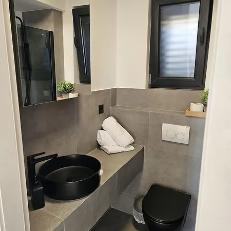 Thetomonina House With Pool * ספליט