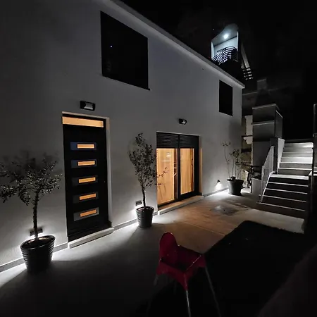 Thetomonina House With Pool Casa vacanze *