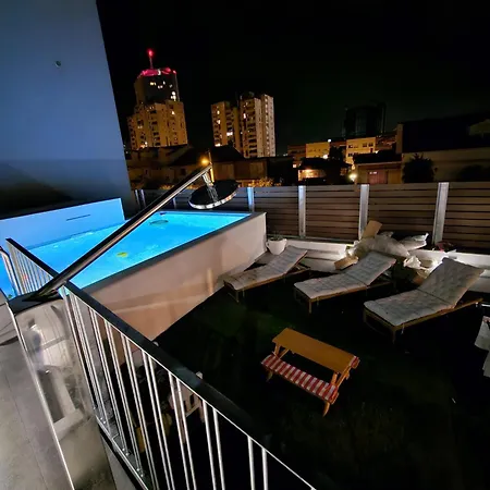 Thetomonina House With Pool ספליט