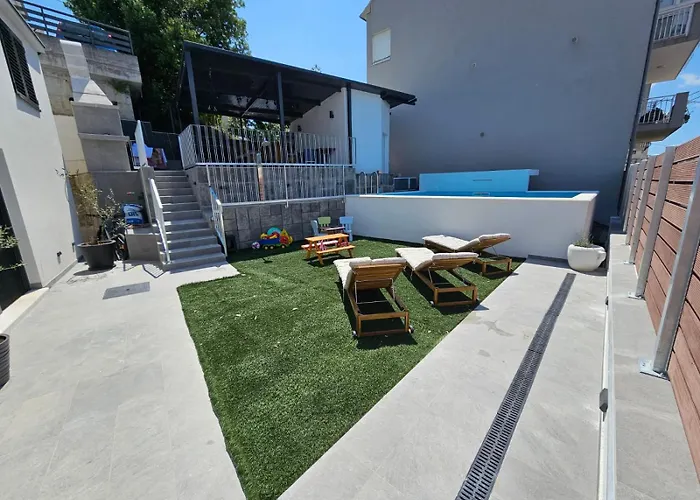 Thetomonina House With Pool Spalato