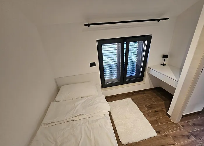 Thetomonina House With Pool