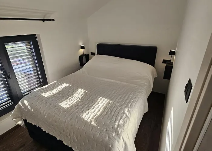 Thetomonina House With Pool Casa vacanze *