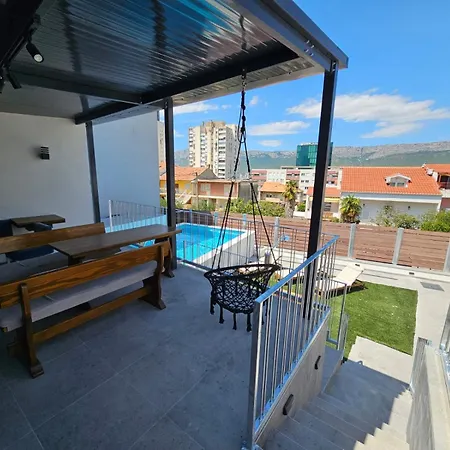 Thetomonina House With Pool Tatil Evi Split
