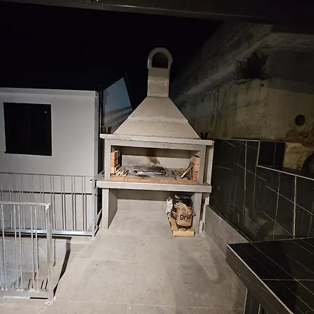 Thetomonina House With Pool Tatil Evi